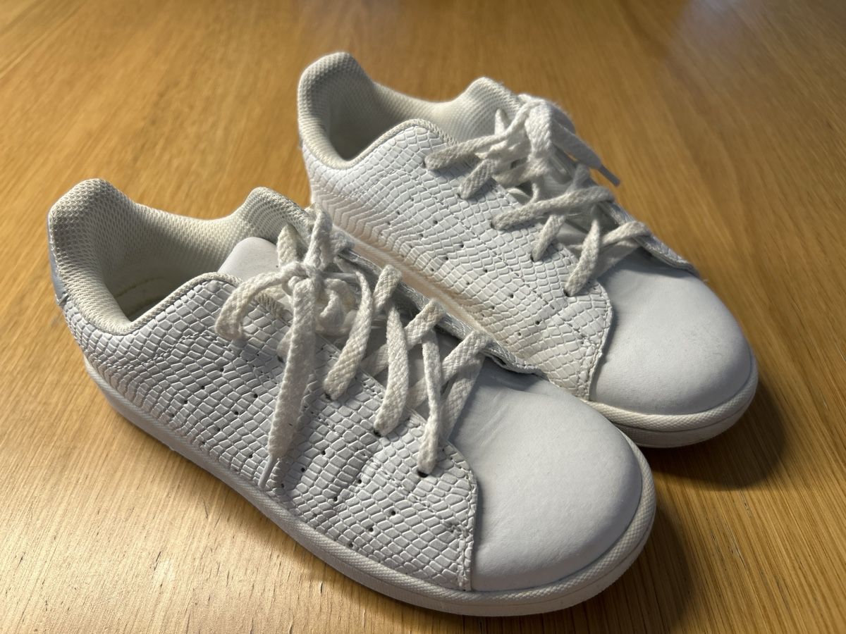 Scarpe da uomo: Turnschuhe Gr. 33 – Usato da Sursee venduto da sungreen