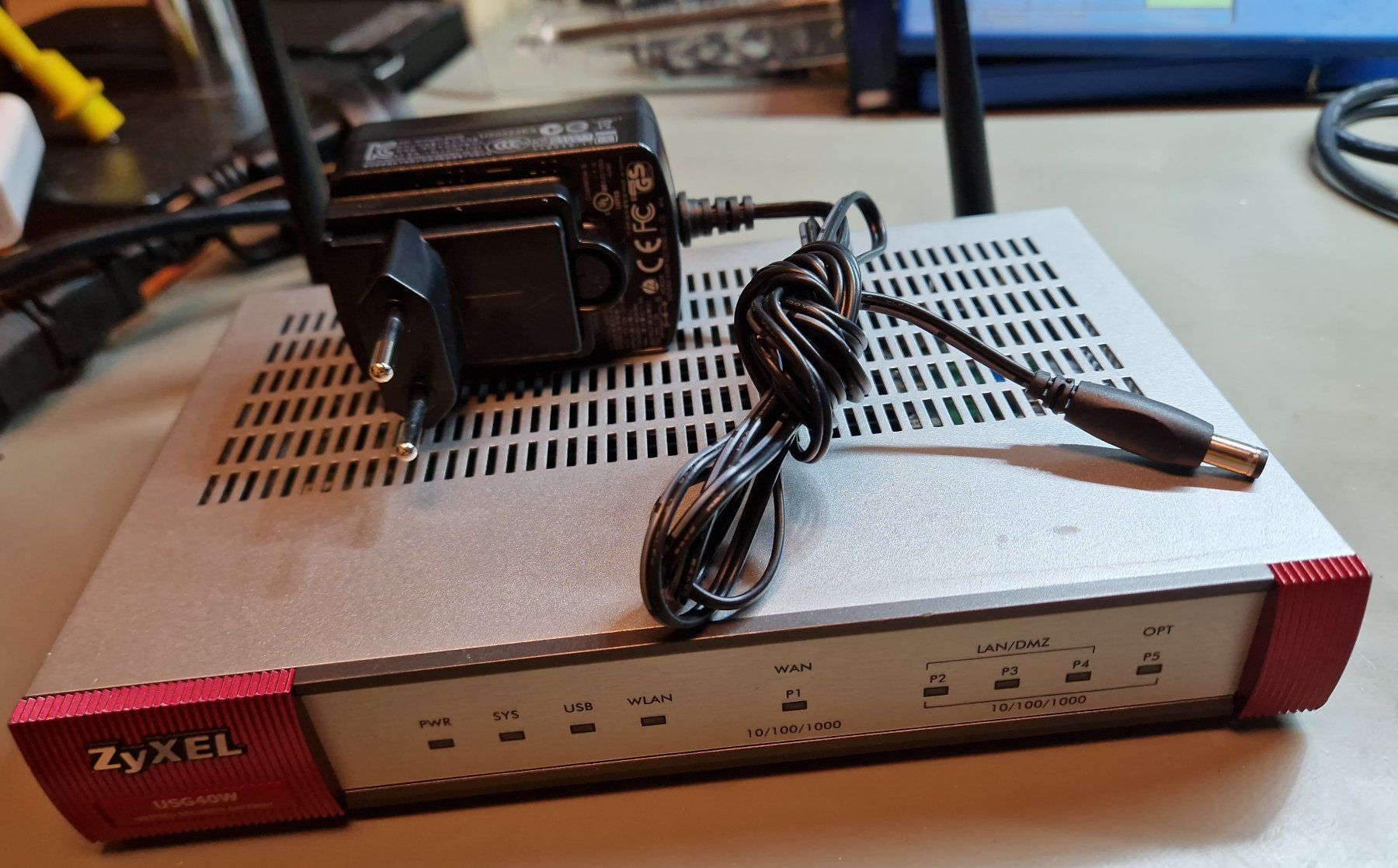 Zyxel Modems & Router: Zyxel USG40W Router – Gebraucht aus Winterthur von zserg