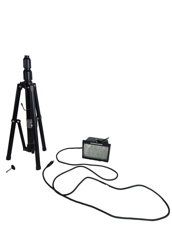 Micasa Lampade: MICASA Halogenstrahler mit Teleskopstativ – Usato da Wangen b. Olten venduto da Restwert_Wangen