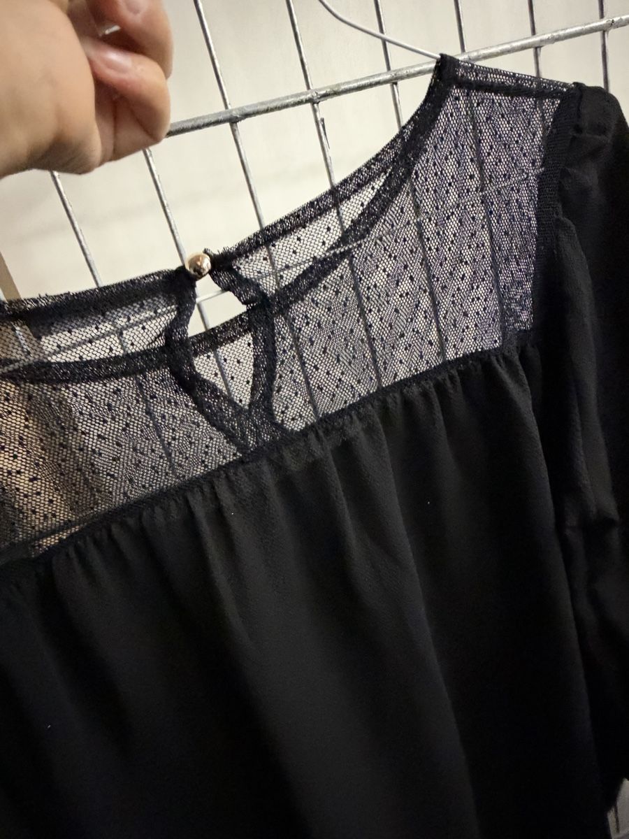 Blusen: Damenbluse schwarz mit Spitzeneinsatz – Neu (gemäss Beschreibung) aus Biel/Bienne von Peeeep10 1