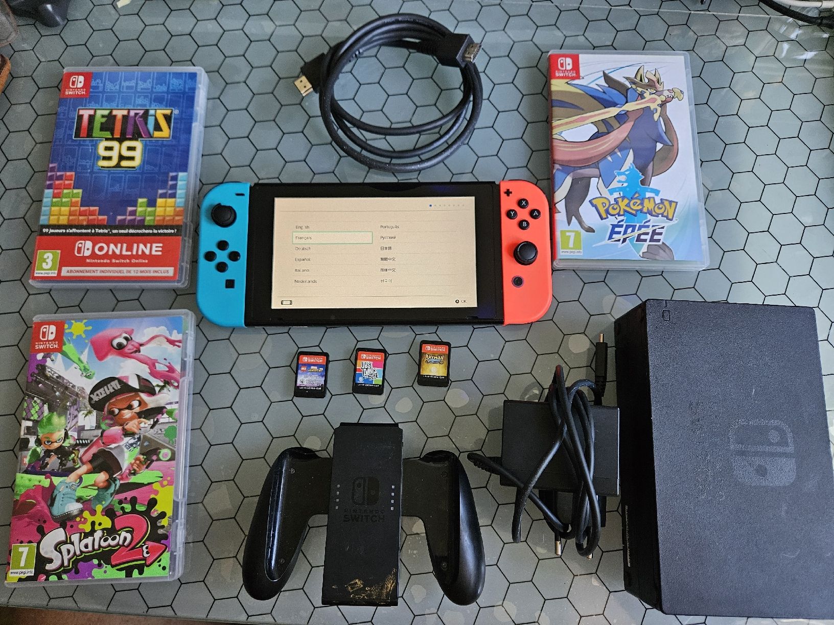 Nintendo Konsolen: Nintendo Switch avec 6 jeux – Gebraucht aus Genève von Pedro67