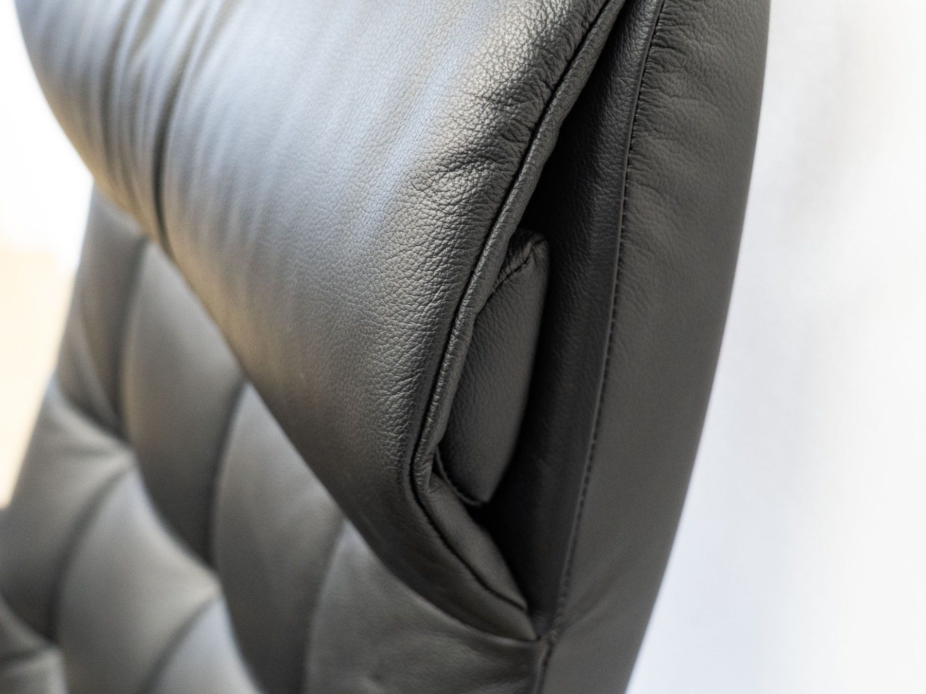 Stressless Poltrone: Stressless London Sessel mit Hocker schwarz Ref. 06/31 – Usato da Au ZH venduto da BrockiAu 2