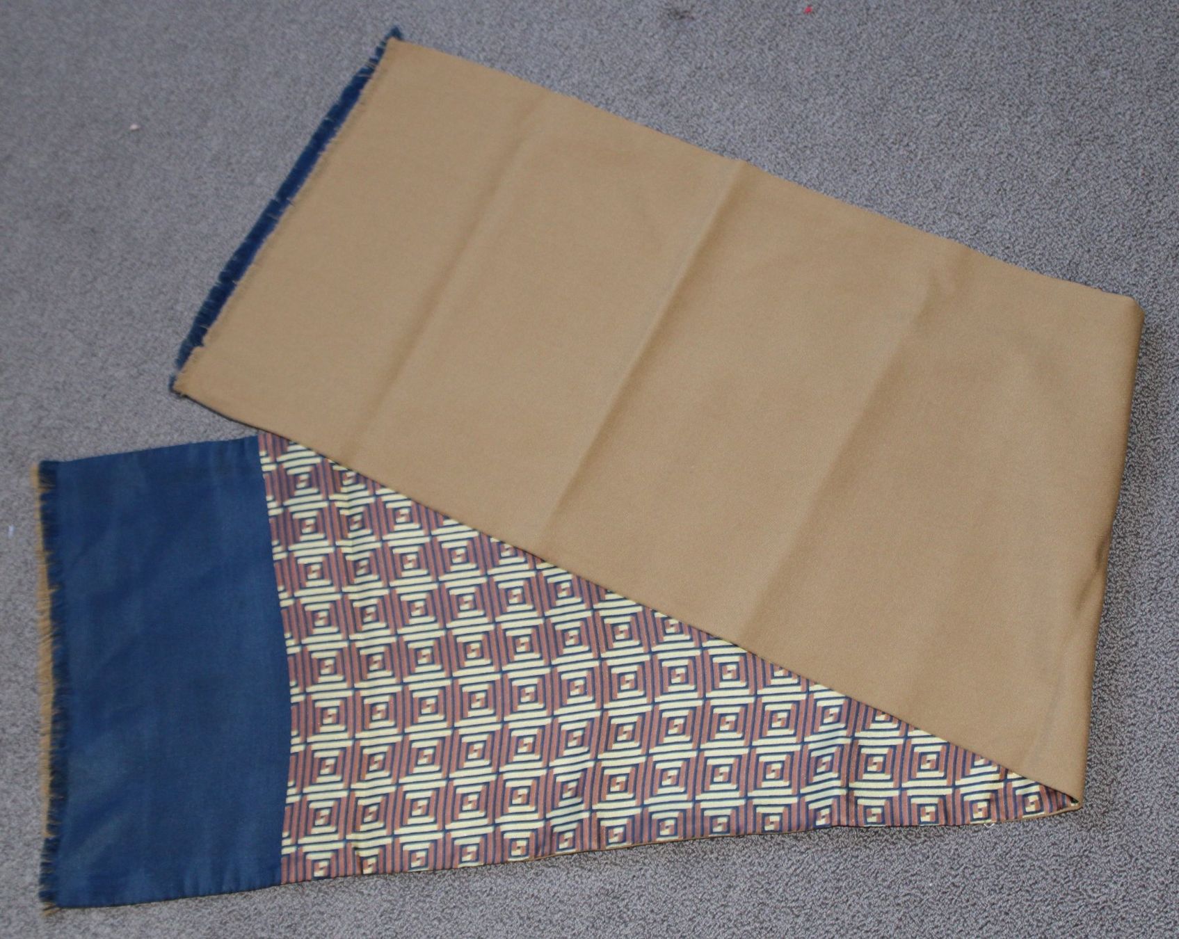 Foulard & Sciarpe: Schal – Usato da Schaan venduto da antikes_und_kurioses 2