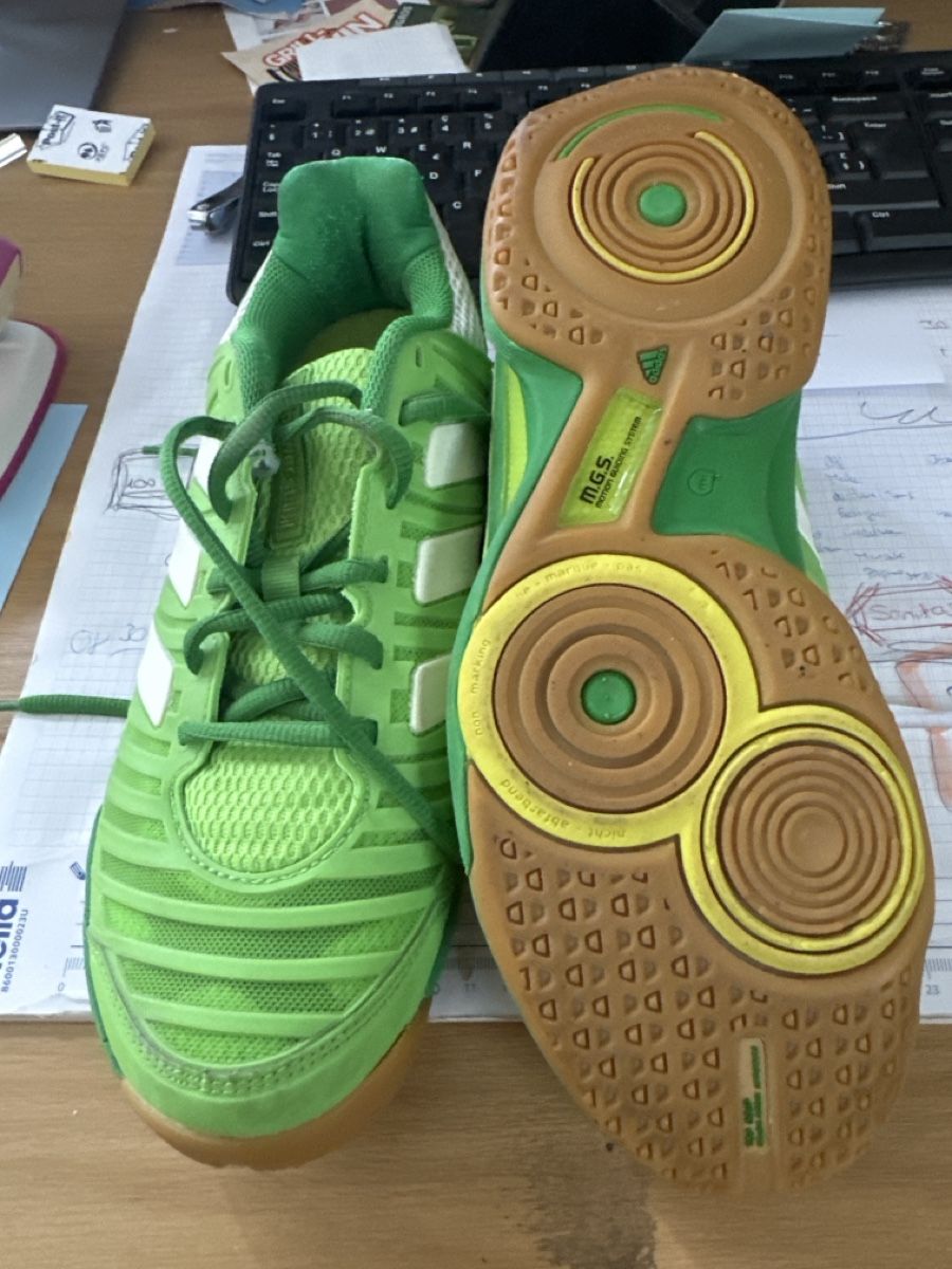 Adidas Scarpe da donna: Schuhe – Usato da Schmerikon venduto da Oefeli1