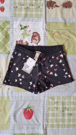 Neue Shorts Gr.134