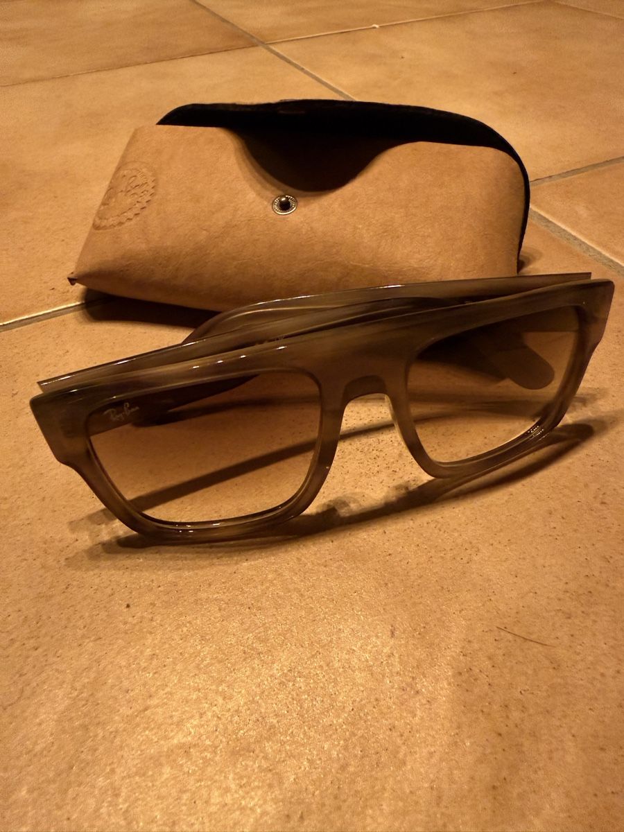 Ray-Ban Occhiali & Lenti: Lunettes de soleil Ray-Ban – Usato da Corsier-sur-Vevey venduto da dav_z7bl 1