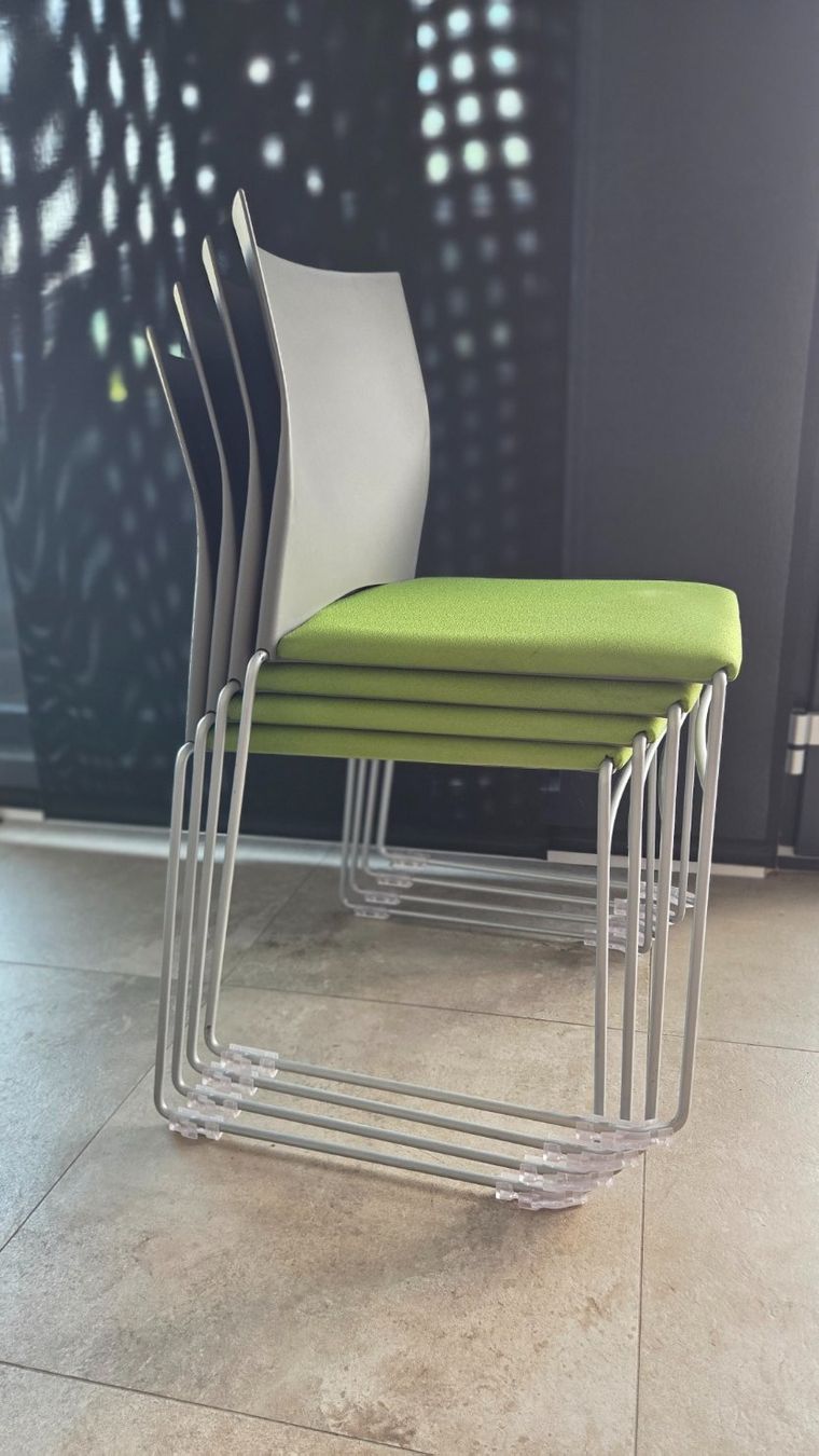 Sedie: Chaise design gris/vert bon état 45cm – Usato da Cressier NE venduto da jhm_v2w9 3