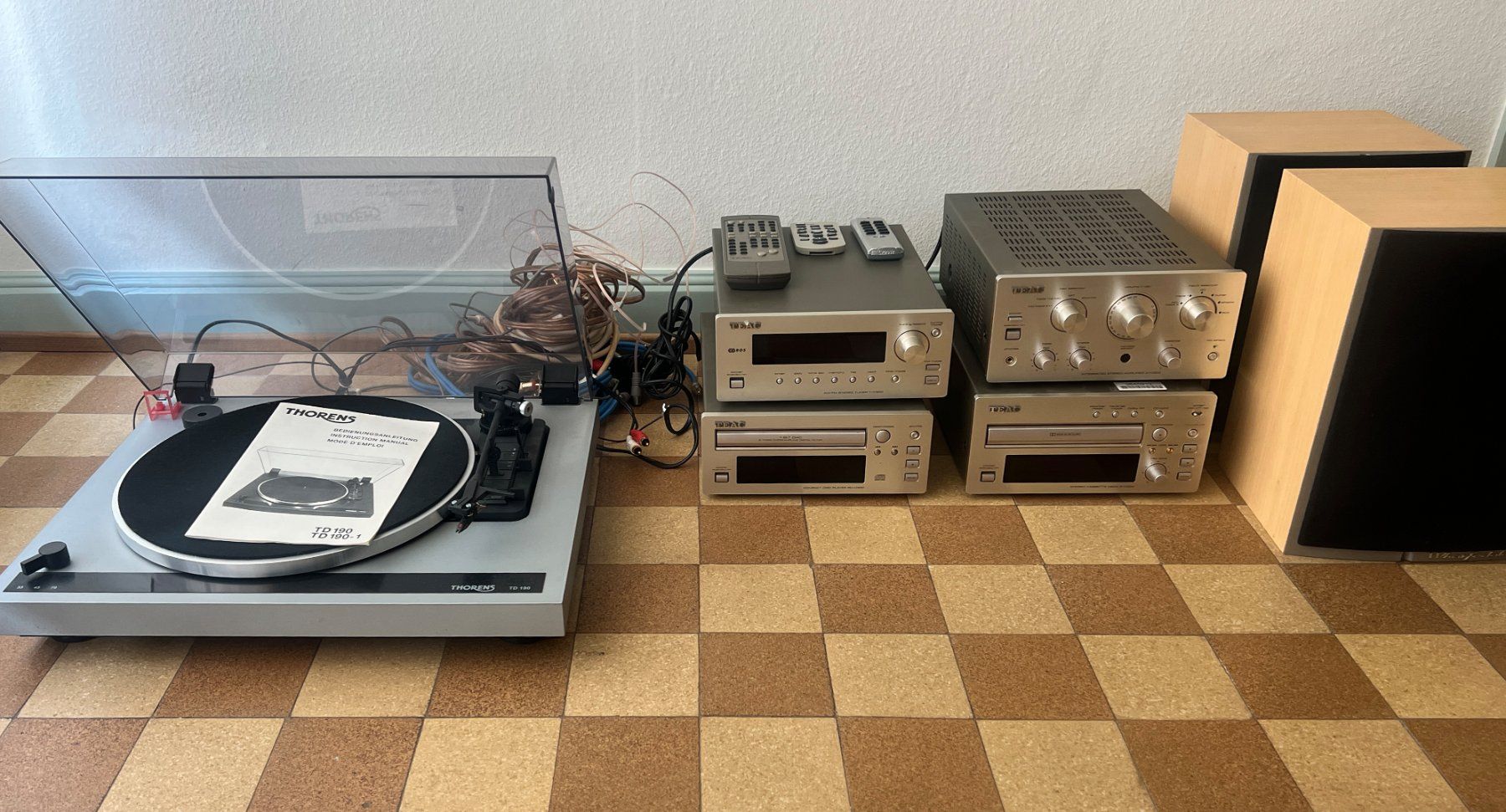 Thorens Giradischi: HiFi-Geräte von Thorens, TEAC & Wharfedale – Usato da Zug venduto da grabs1991