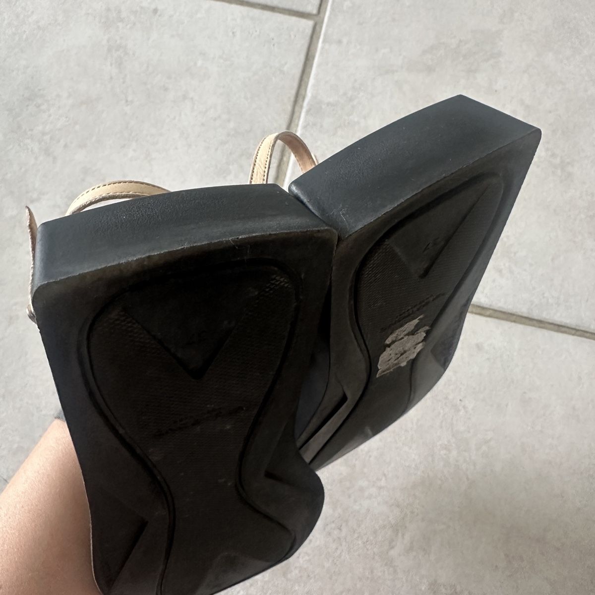Vagabond Scarpe da donna: BEIGE CHUNKY PLATFORM SANDALS – Usato da Zofingen venduto da JumpInVintage 4