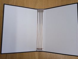 12 Stück A4 Ordner schwarz mit 12 Stäben / Hefte pro Ordner