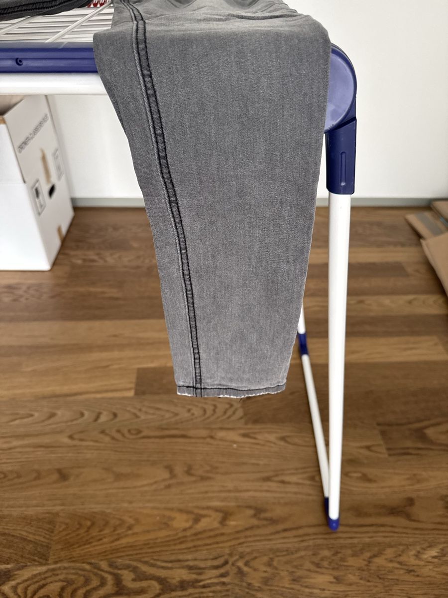Pantaloni: Skinny Jeans Grösse S Grau – Usato da Zürich venduto da bia_6kmj 1