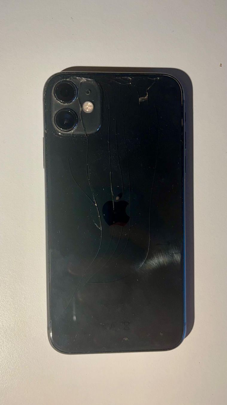 Apple Telefoni cellulari / Smartphones: Iphone 11, 128Gb – Usato da Jona venduto da tim_67jq 3