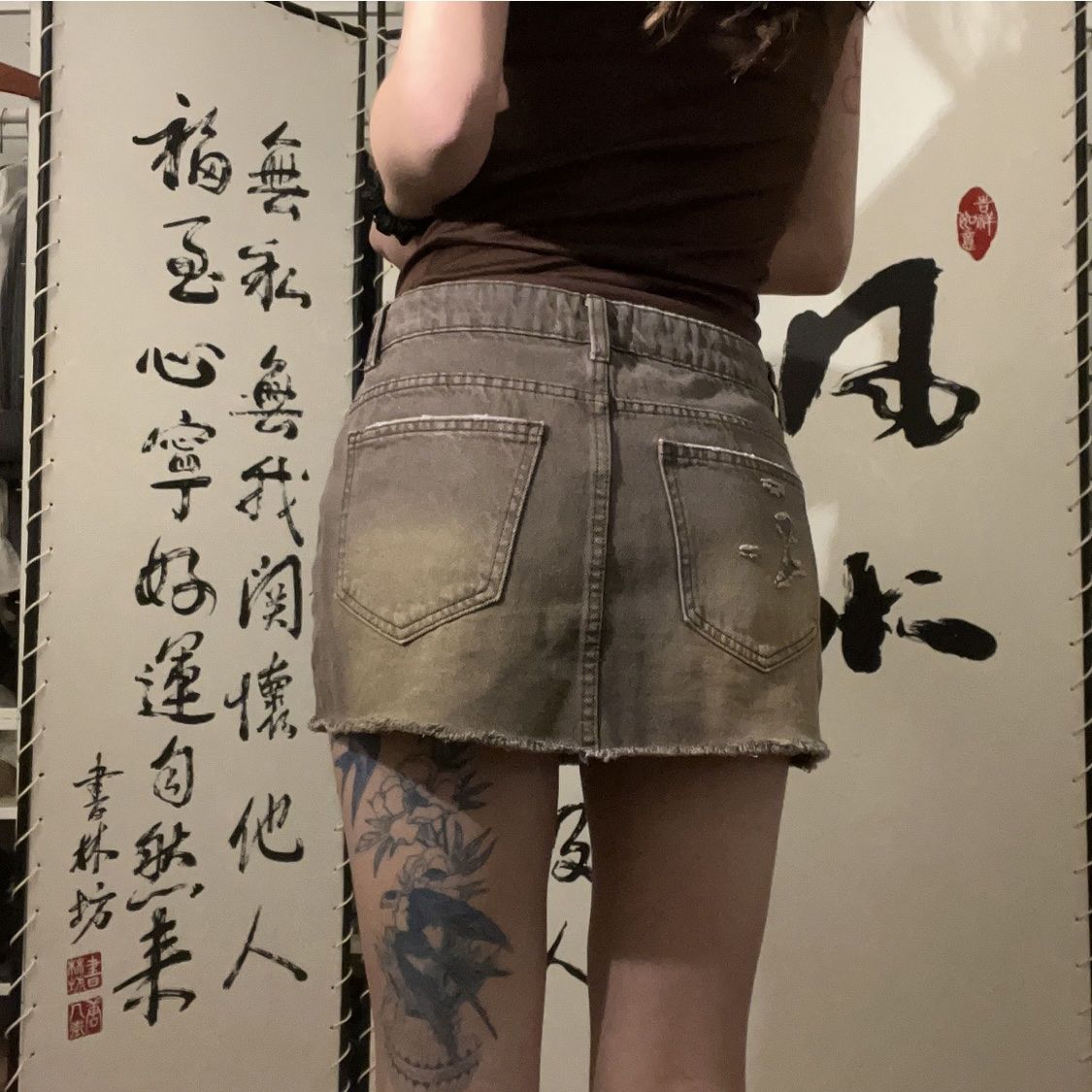 Gonne: Brown Low Rise Denim Mini Skirt – Usato da Kriens venduto da tiy_wxz5 1