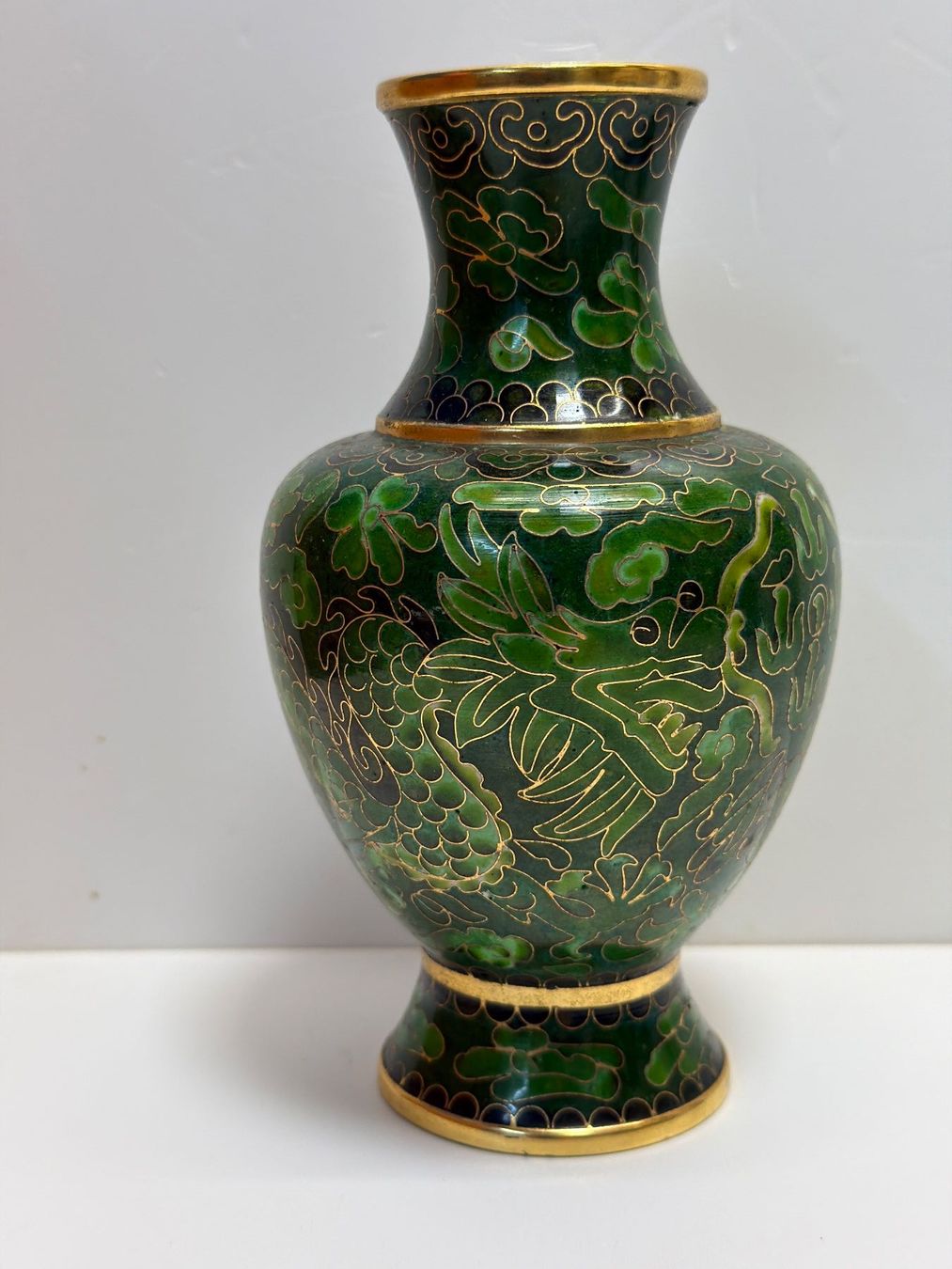 Vasen & Gefässe: VASE CLOISONNE ZWEI GRÜNE DRACHEN – Gebraucht aus Matzingen von exklusives