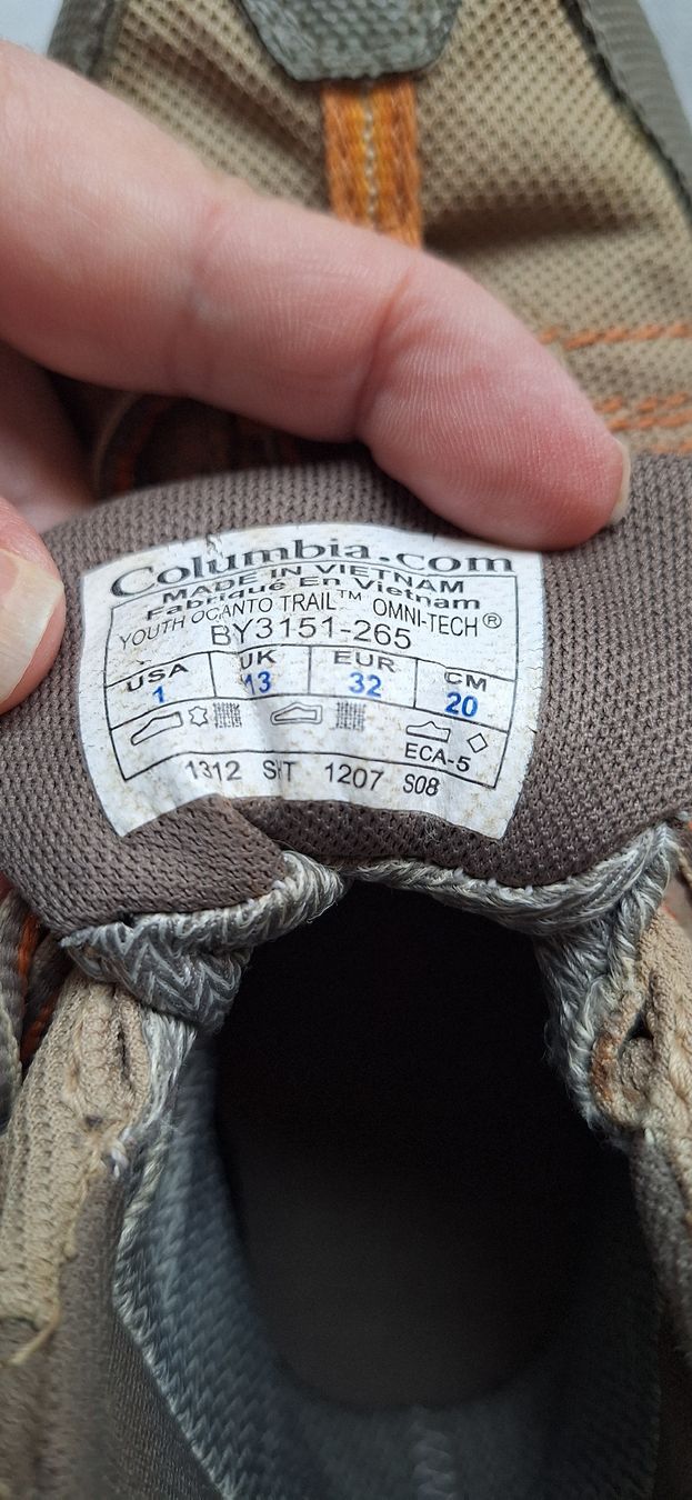 Columbia Chaussures hommes: Columbia Wanderschuhe Gr. 32 – D'occasion à Innertkirchen par mar_km9t 2