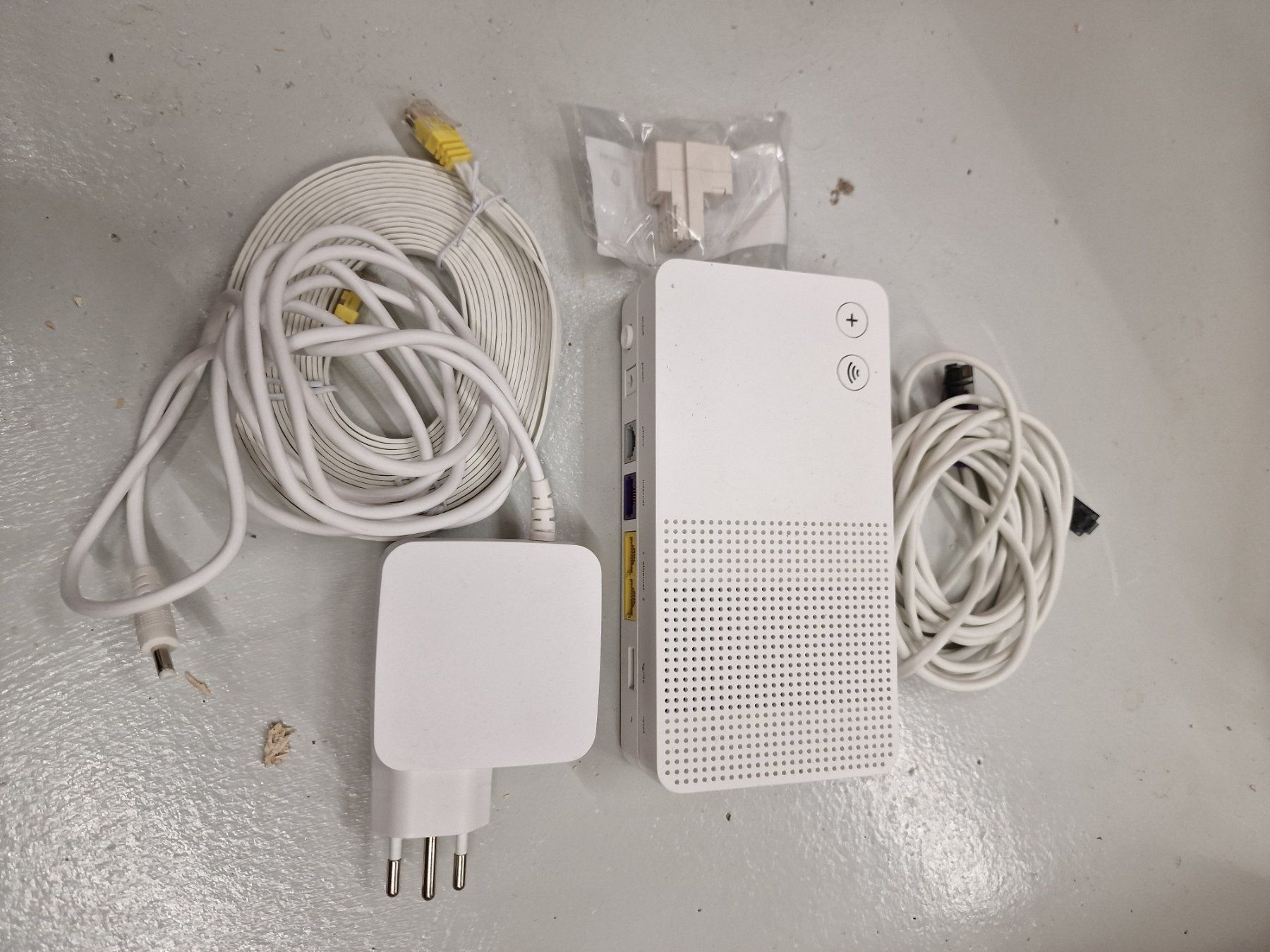 Swisscom Modems & Router: Swisscom Internet Box Light / inkl. Zubehör – Gebraucht aus Kriens von  1