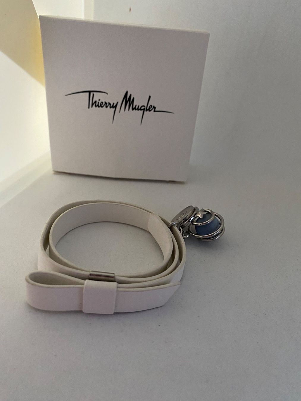 Bracciali & Braccialetti: Bracelet blanc Angel Thierry Mugler – Nuovo e nell'imballaggio originale da Bouveret venduto da wes_7zll 1
