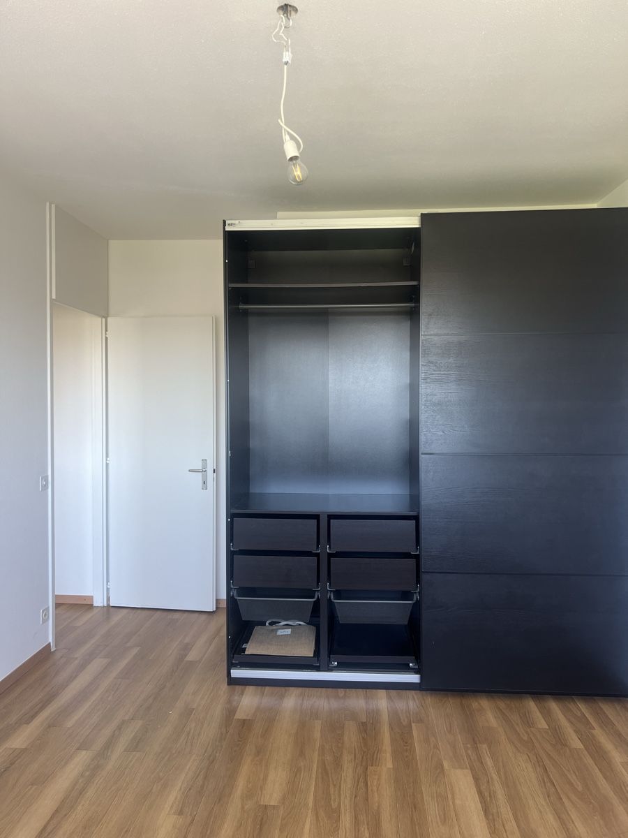 Armadi: Armoire grande – Usato da Grand-Lancy venduto da sar_9rrj 1