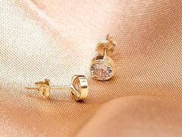 Damen 9k (375) Gelbgold Rund Cubic Zirkonia Poliert Ohrsteck
