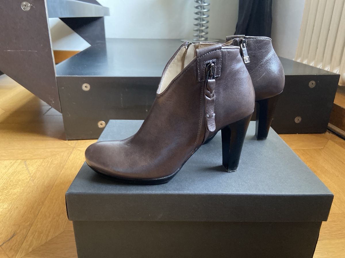 Damenschuhe: Alberto Fermani Leder-Stiefeletten 38 – Gebraucht aus Murten von februari 2