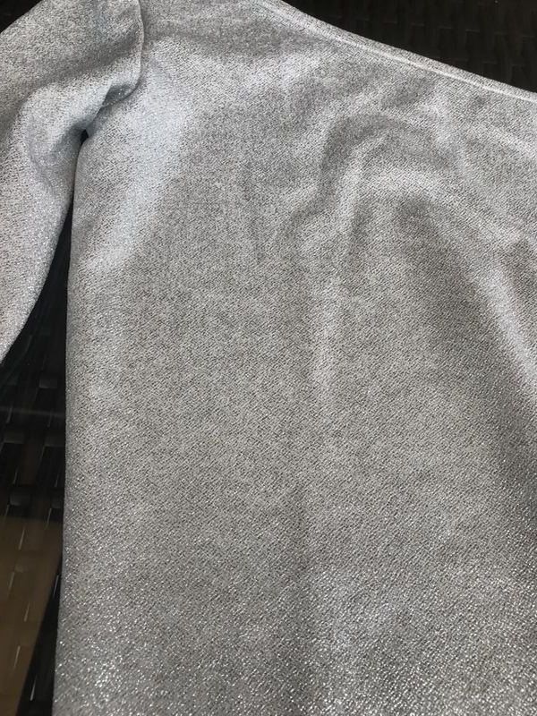 Pullover & Sweatshirts: Mädchen Sweatshirt 1 Ärmel mit Glitzer XS – Neu (gemäss Beschreibung) aus Bergdietikon von antovale 1