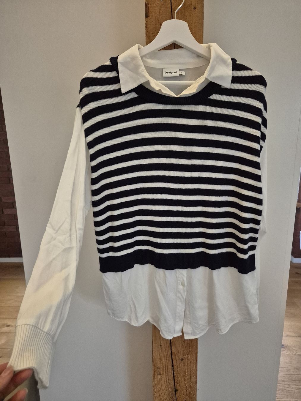 Desigual Camicette: Desigual Bluse mit integriertem Pullunder, Gr. S - Top Zusta – Usato da Zuzgen venduto da SaBee91