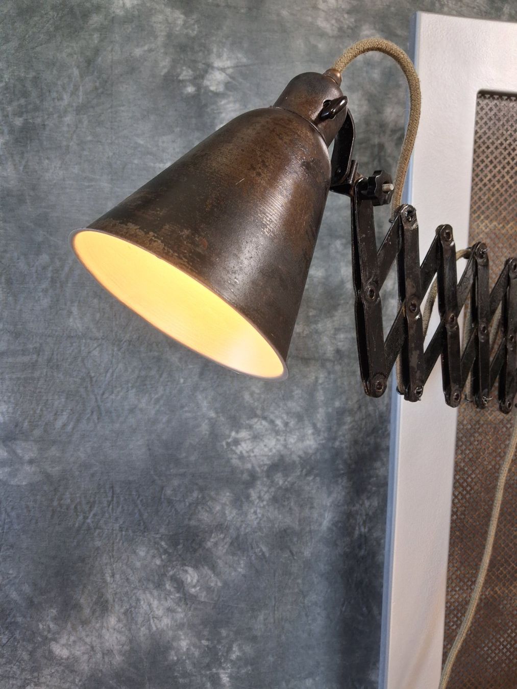 Lampade: Restaurierte Scherenlampe – Usato da Winterthur venduto da lampenretter 1