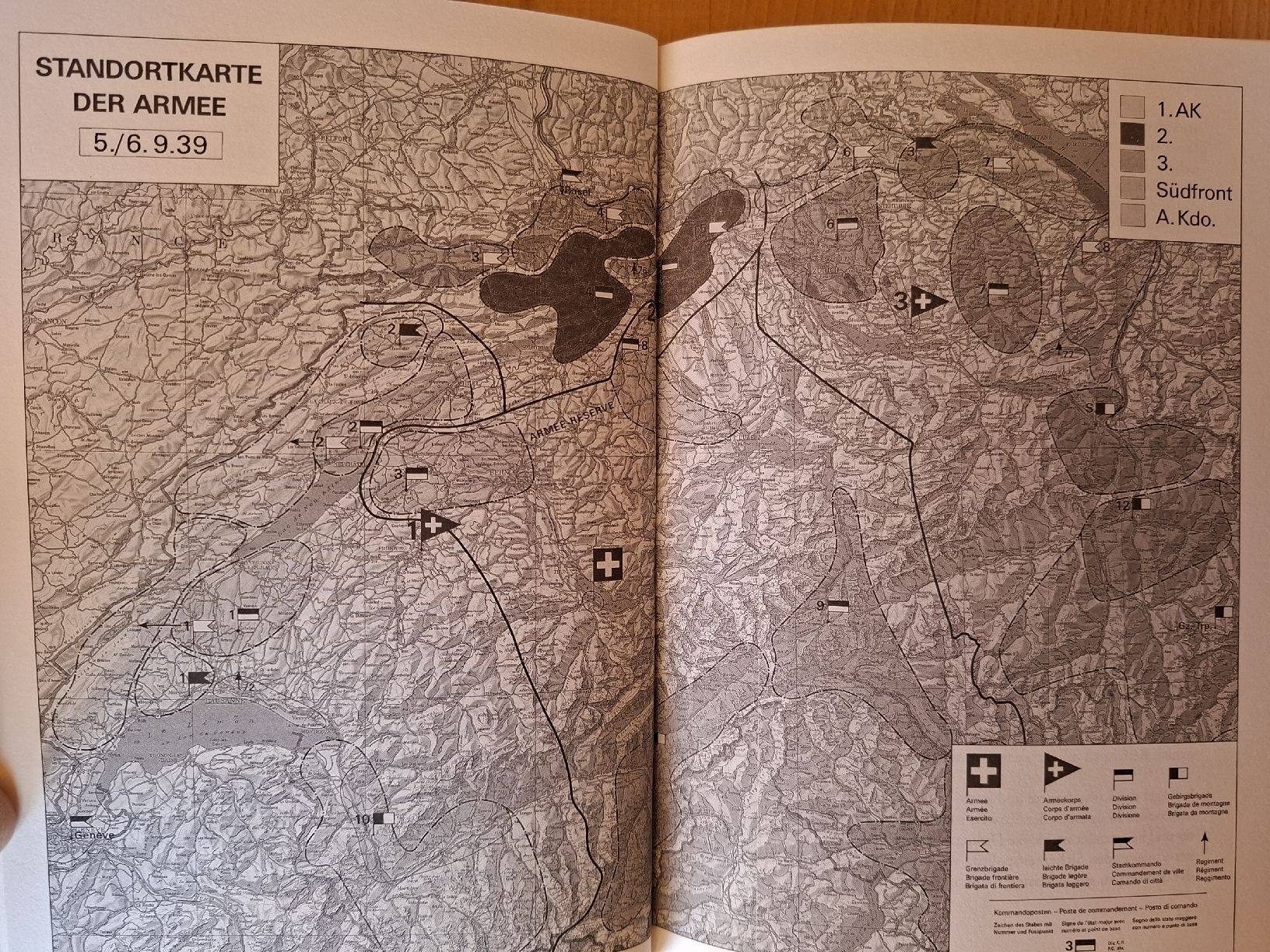 Libri: Buch,  Brot oder Waffen – Usato da Schwanden Sigrisw venduto da len_9yqg 4