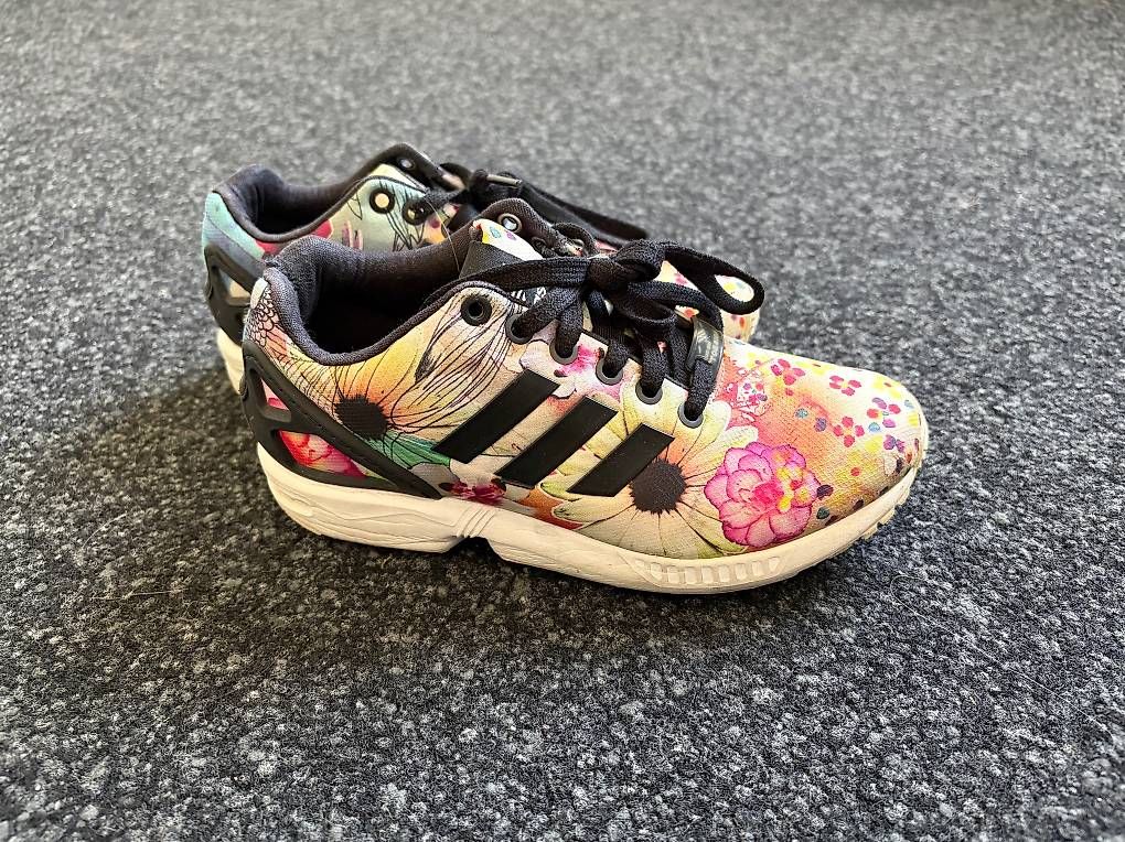 Adidas Chaussures femmes: Adidas Schuhe/ Sneakers Gr 36.5 – D'occasion à Winterthur par o96b