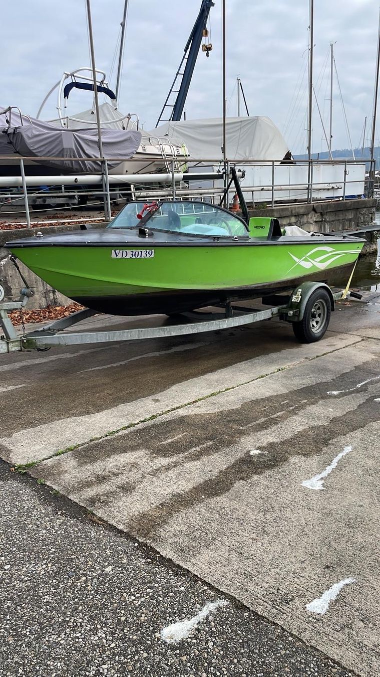 Bruno Abbate Bateaux: Bateau à ski 205 ch – D'occasion à Le Locle par rou_dhb5