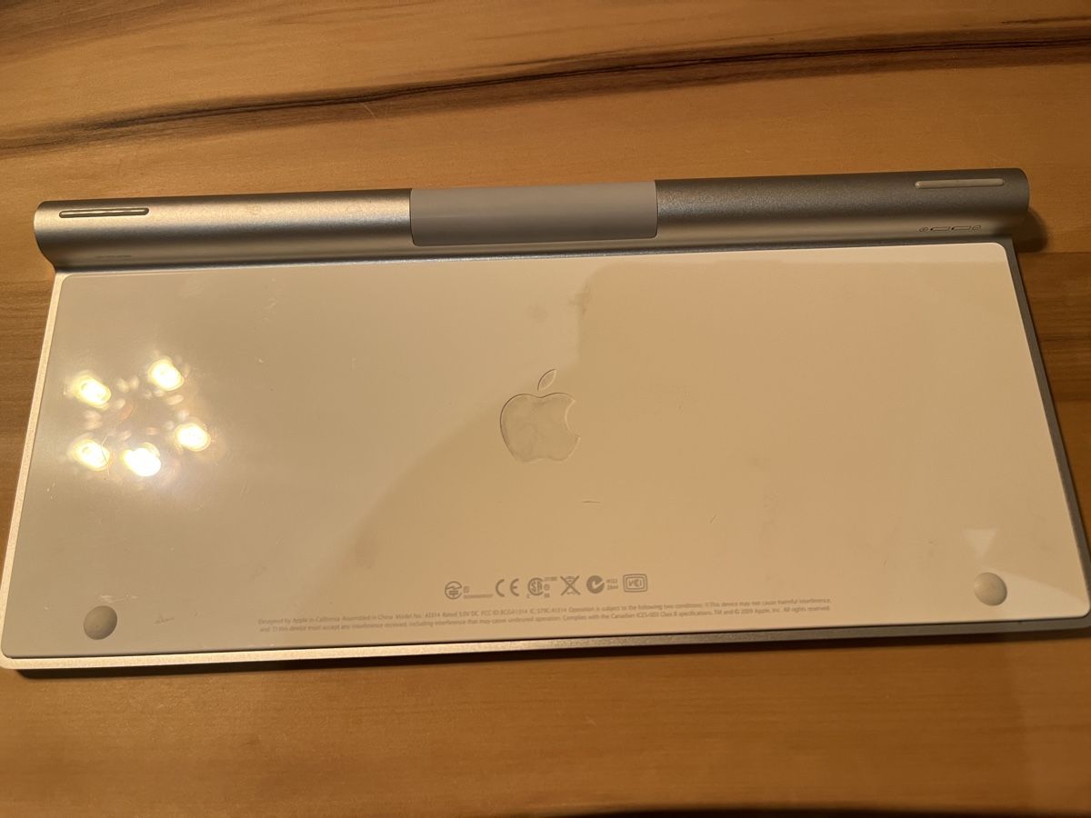 Apple Tastiere: Apple Tastatur – Usato da Auslikon venduto da val_8kqt 1