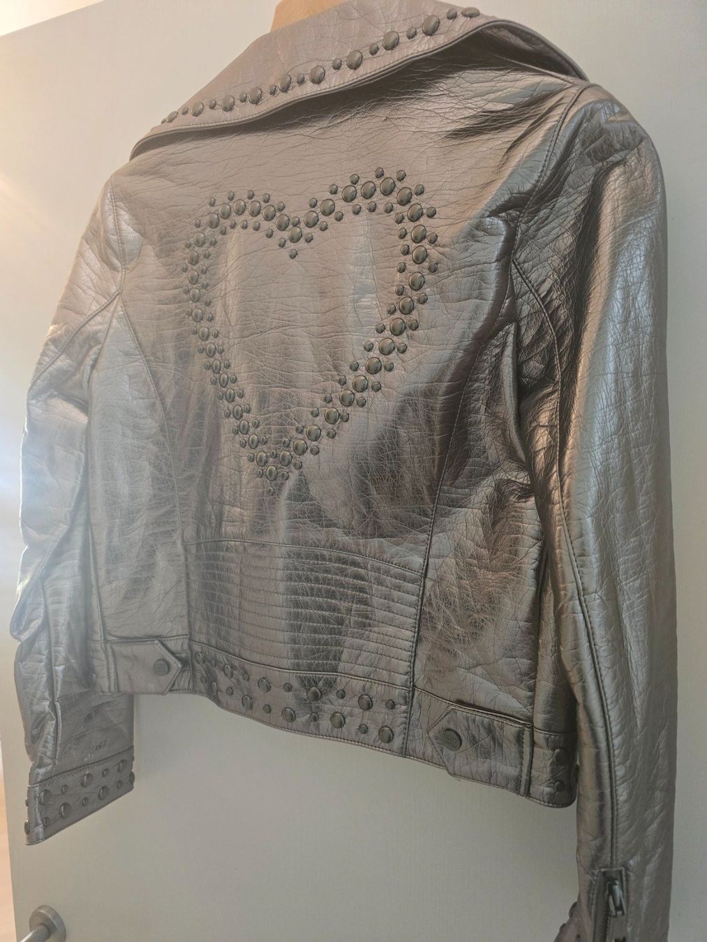 Twinset Vestes: Lederjacke – Neuf avec emballage d'origine à Gutenswil par evita.64 4