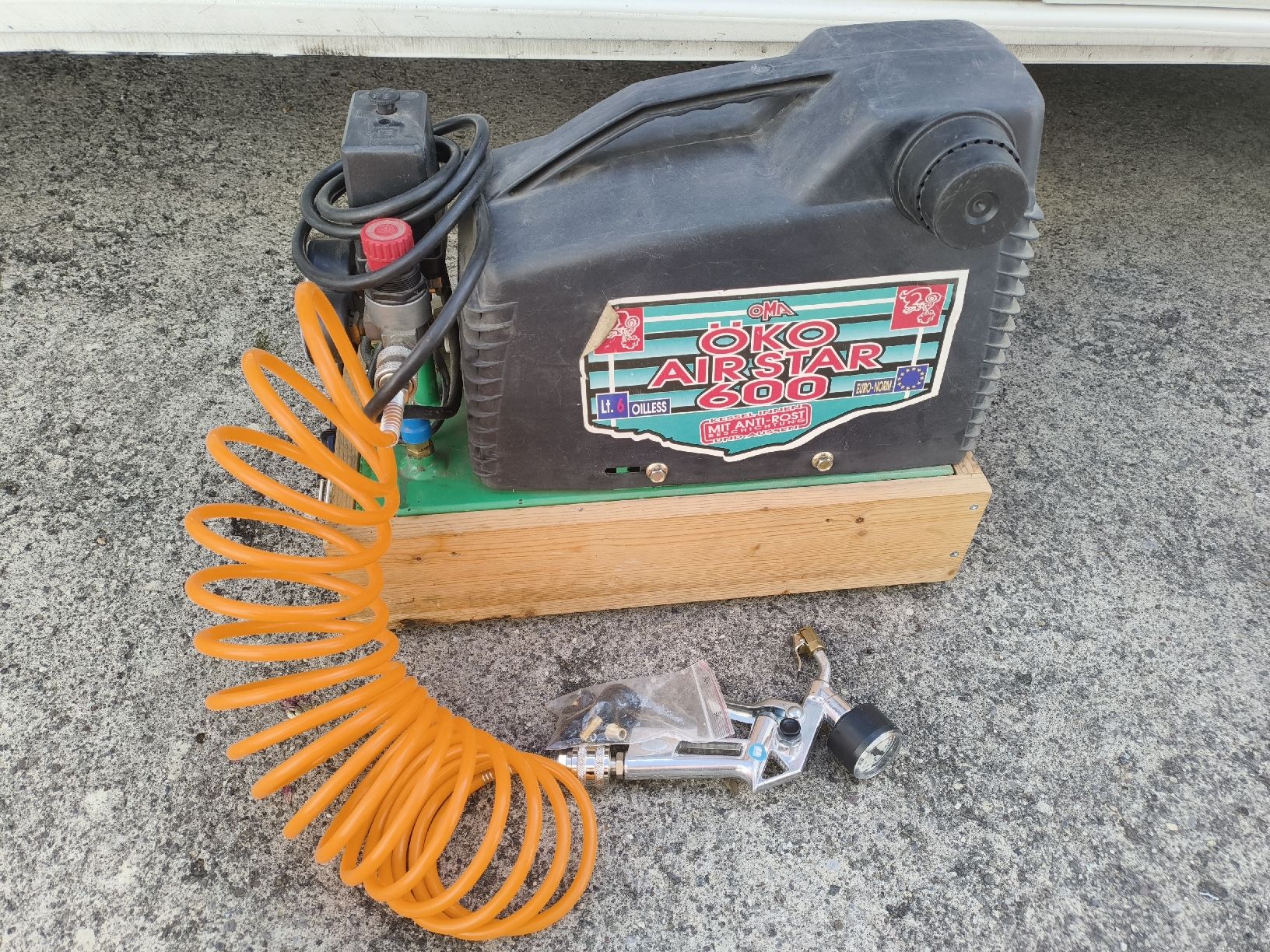 Kompressoren: Kompressor mit Schlauch und Pistole – Gebraucht aus Sattel von Orso33