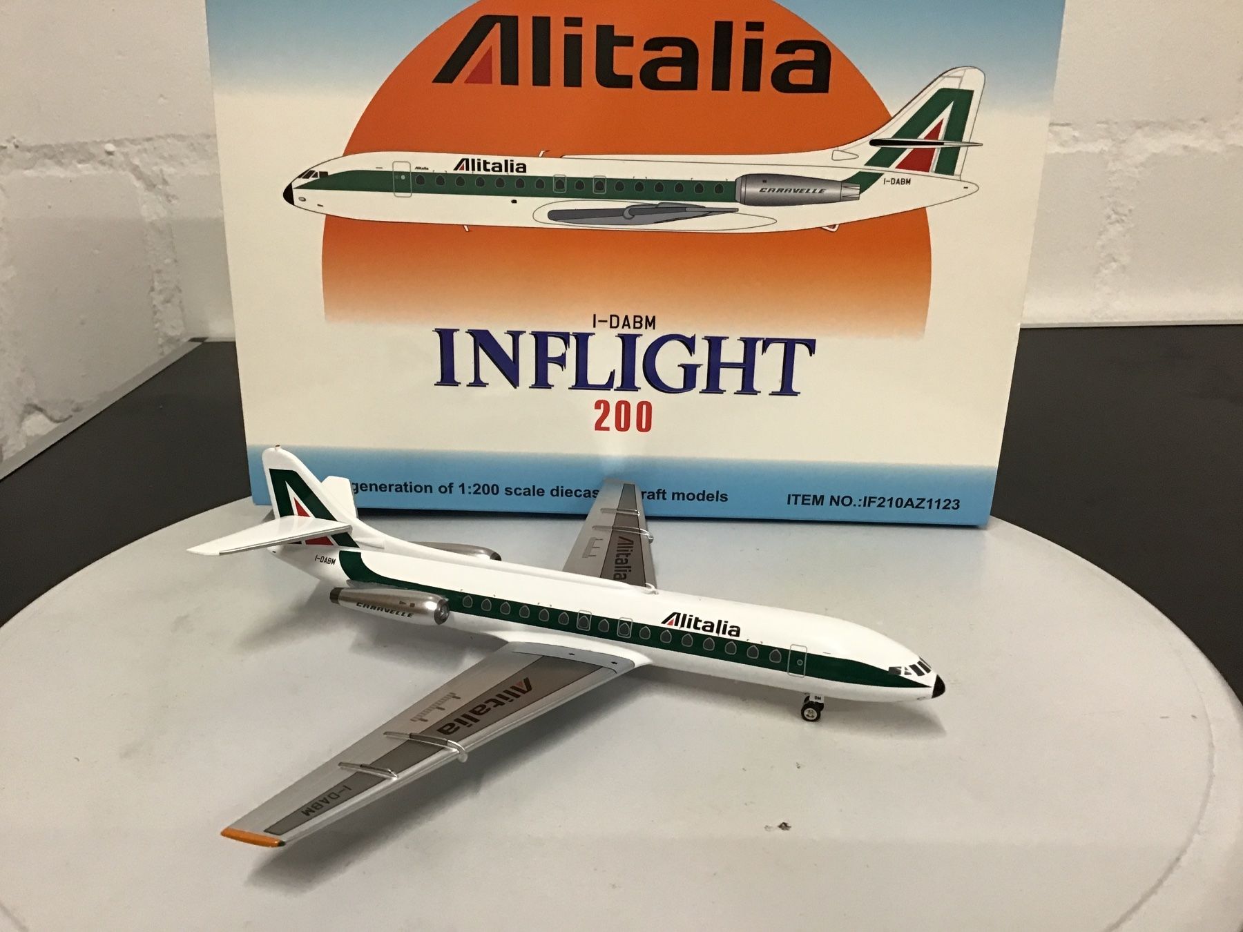 Kit di modellismo & Modellini statici: Alitalia Flugzeugmodell INF Flight 1:200 – Usato da Männedorf venduto da Modell-Spezialisten 1