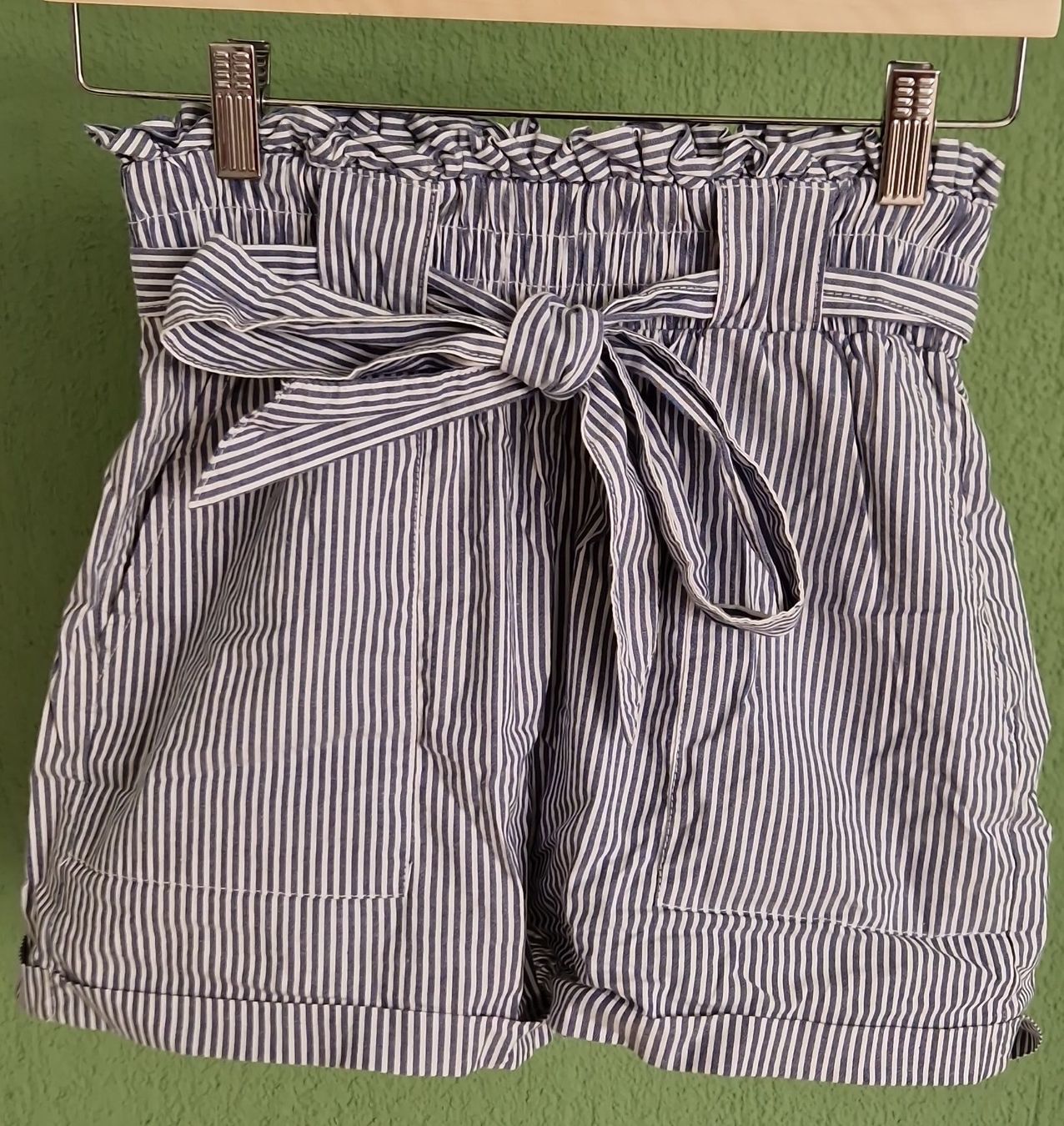 Only Pantaloni: leichte kurze Sommerhose gestreift, Grösse S – Usato da Rothenburg venduto da la_veria