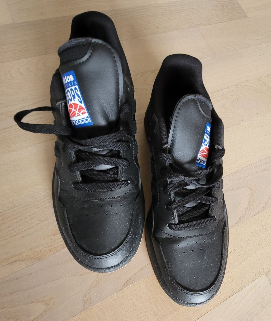 Adidas Scarpe da uomo: Adidas Sneakers Gr 40 2/3 – Nuovo (secondo la descrizione) da Weinfelden venduto da Zebi22