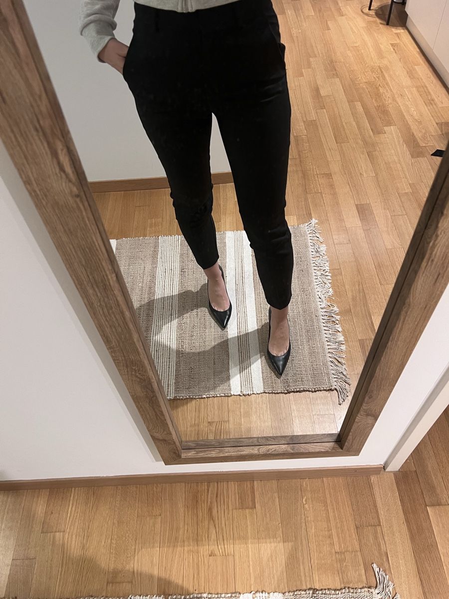 H&M Pantaloni: Black pants size 34 – Usato da Zurich venduto da amf_k7k2
