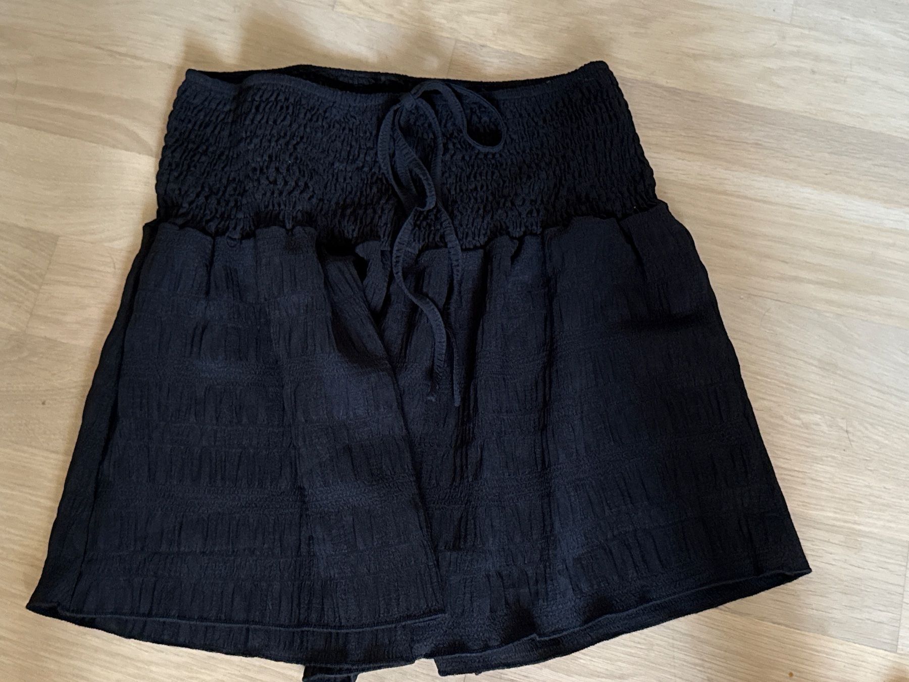 Pantalons: Damen Shorts, S – D'occasion à Amriswil par used2use