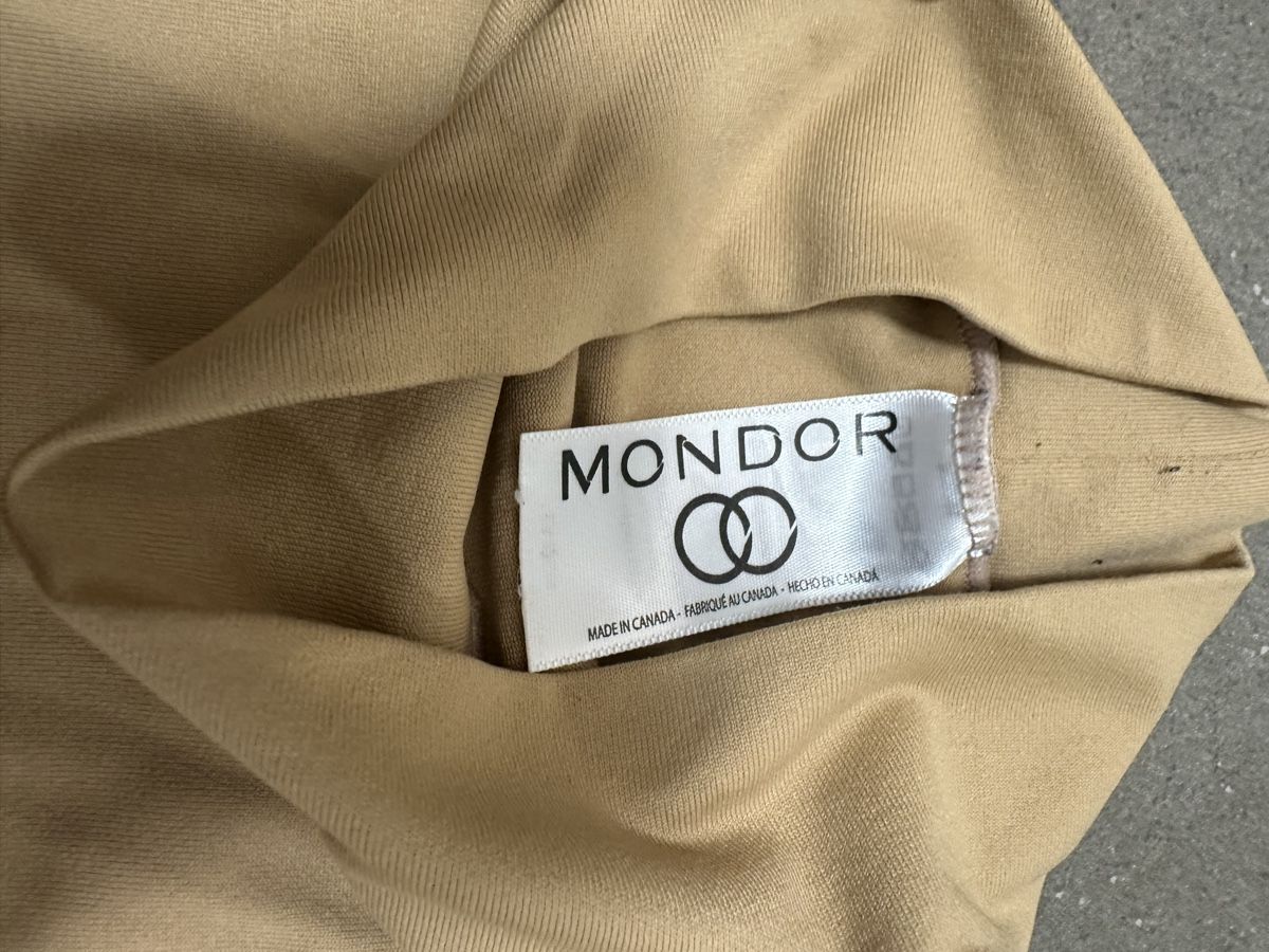 Blouses, T-shirts & Tops: Mondor Eislauf Body Grösse 12-14 – D'occasion à Busswil par billib 1