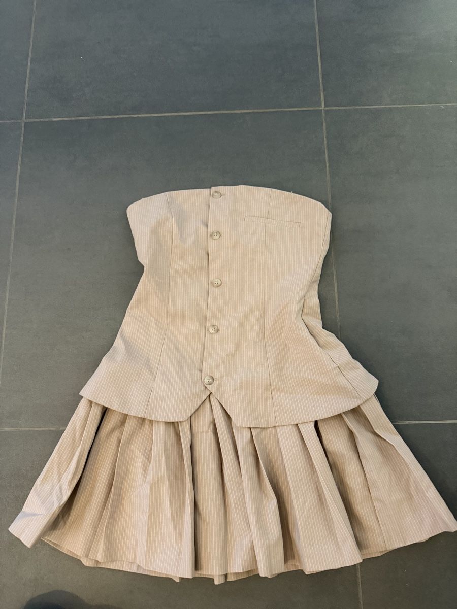 Zara Robes: Trägerloses Kleid Grösse M – D'occasion à Bern par Josydem