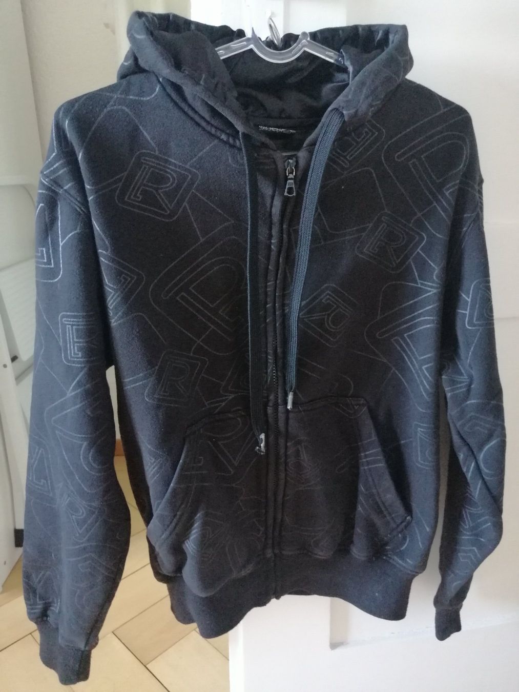 Giacche: Jacke Hoodie – Usato da Biel/Bienne venduto da M.D.C