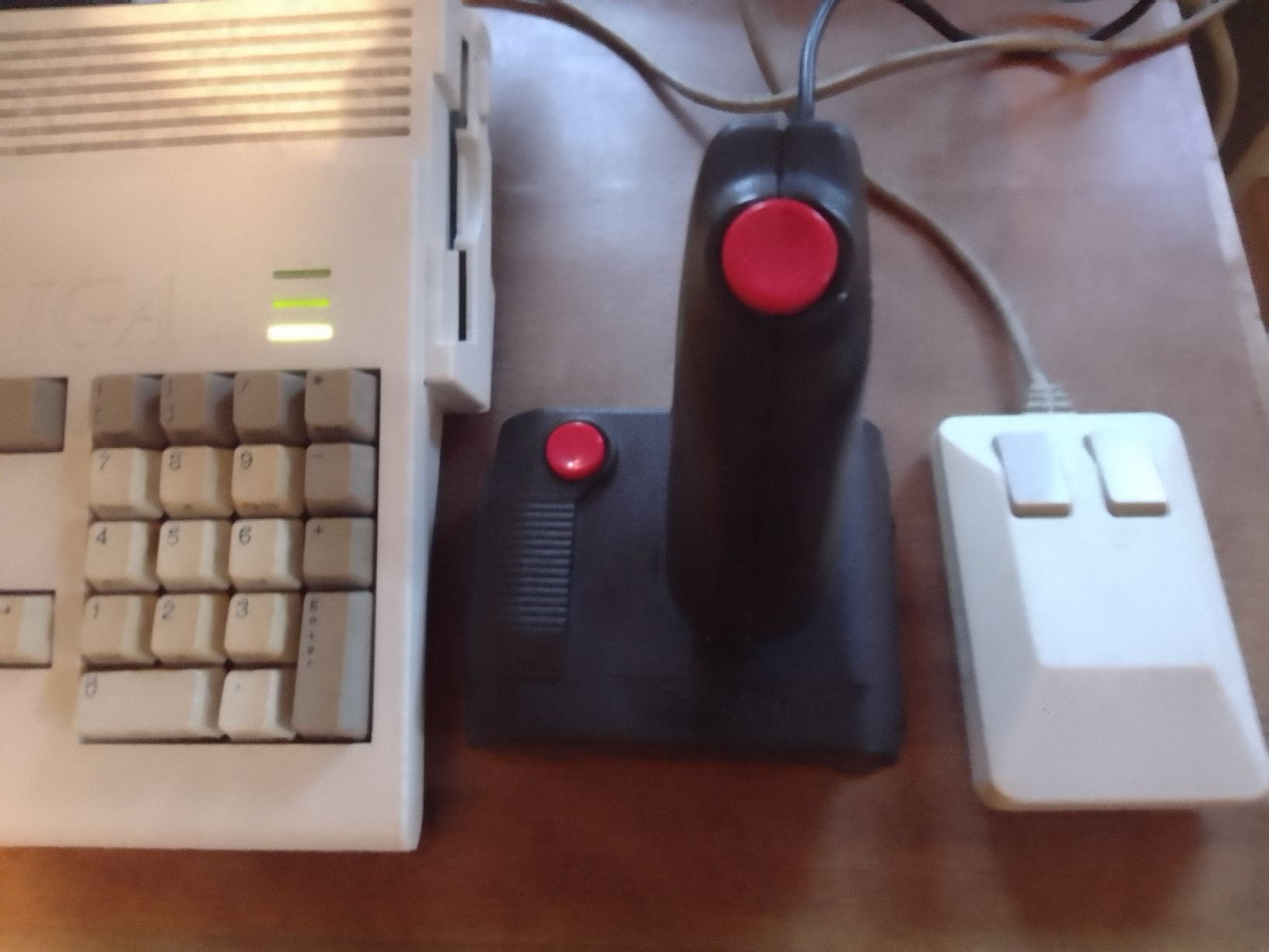 Commodore PC: Amiga 1200 & 500 Disks & Joystick – Usato da Naters venduto da sealed-gamer 3