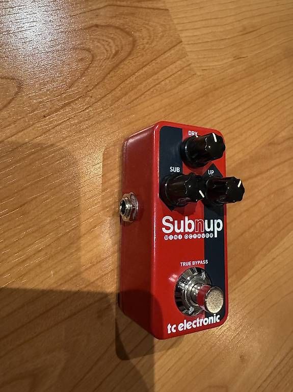 Strumenti musicali: Pedale Octaver - Sub'n'Up – Usato da Payerne venduto da Eliona_11 1