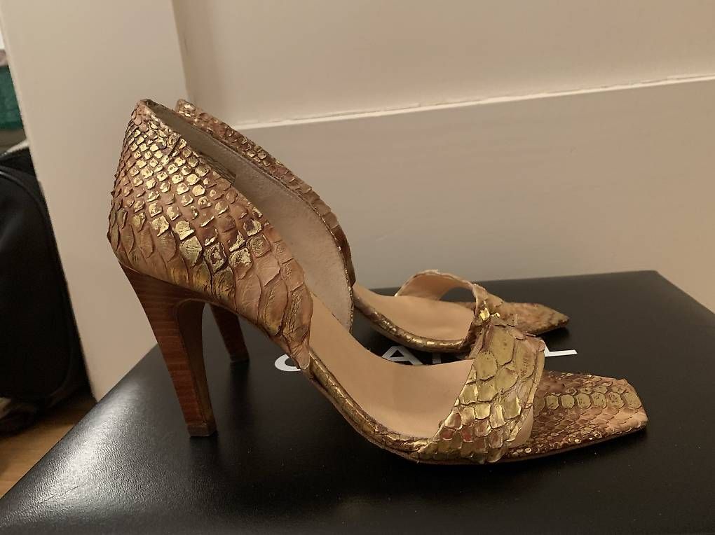 Damenschuhe: Goldige Schuhe – Gebraucht aus stgallen von vino62 1