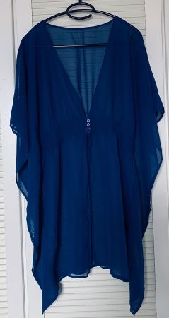 Attraktive Strandkleid / Tunika, neu