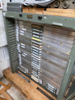 Original Schriftkastenschrank TOUSWISS aus Druckerei