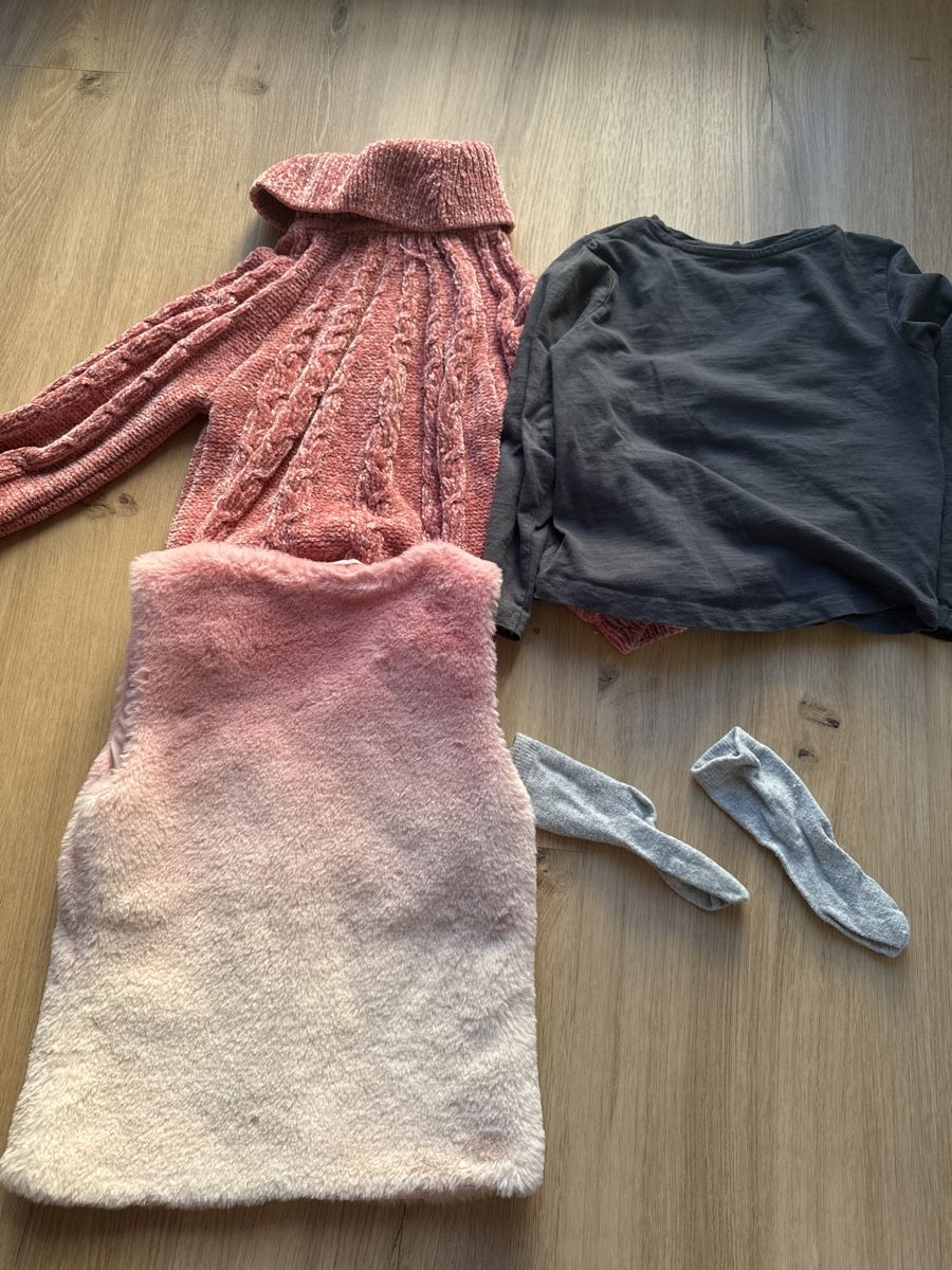 Kleiderpakete & -sets: Übergangs Set Mädchen, Gr. 110 Pulli, Gilet, Shirt, Söckli – Gebraucht aus Hettlingen von sch_gr5s 4