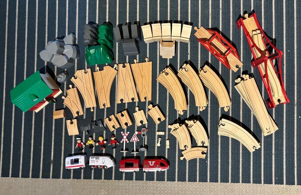 Brio Giocattoli: Brio-Eisenbahn + diverses Zubehör – Usato da Oberdorf SO venduto da adrianschluep87 2