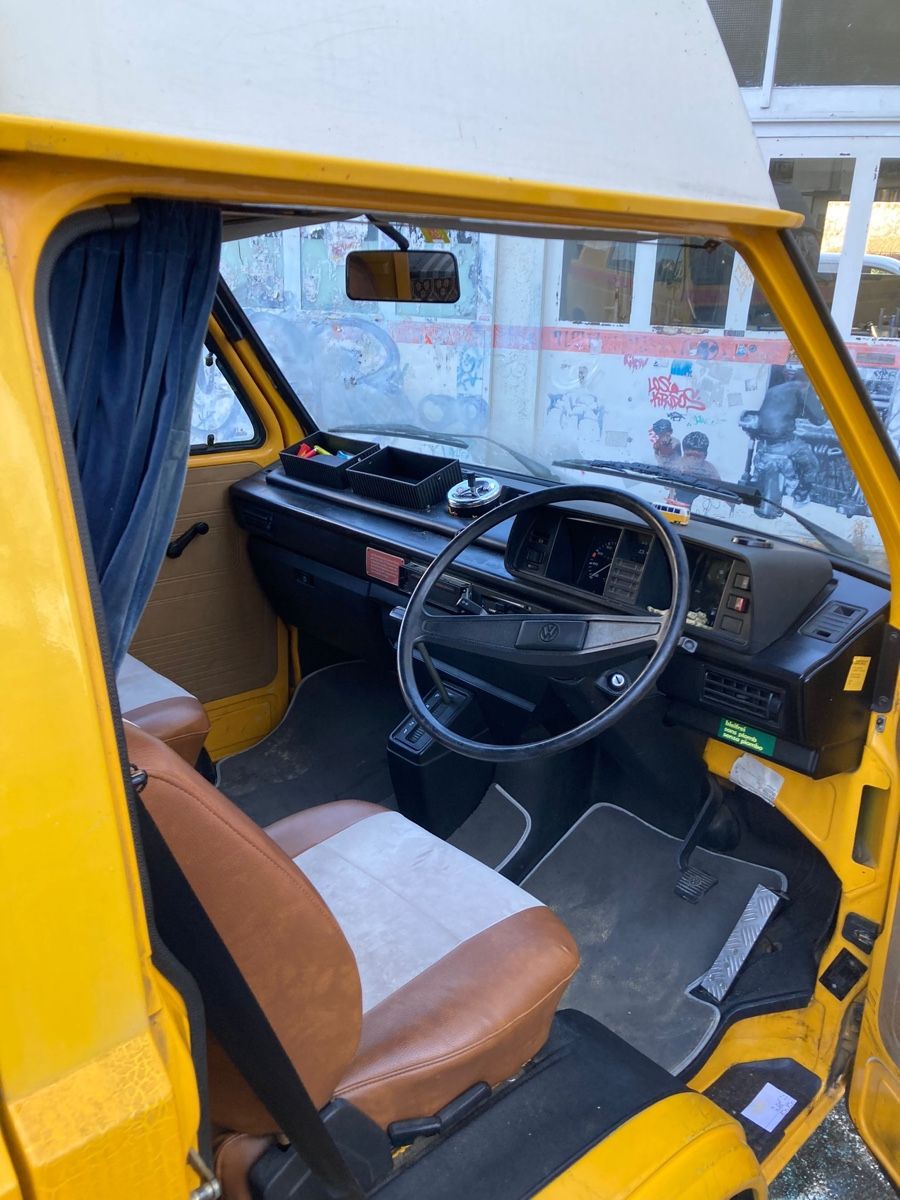 VW Veicoli da campeggio: Vw T3 ex Postbus Transporter und Camper – Usato da zürich venduto da milan32 6