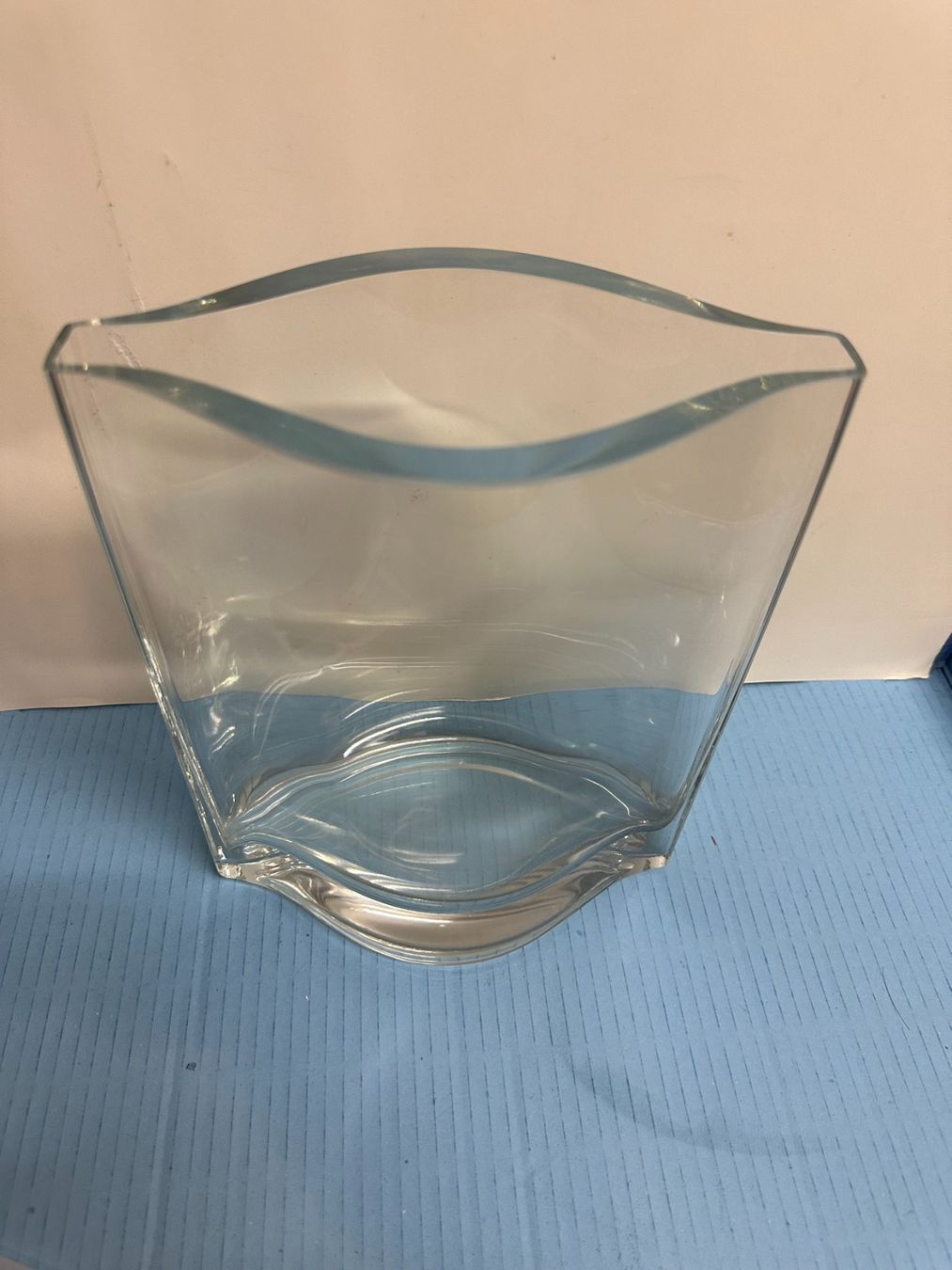 Vasi & Recipienti: Vase en verre transparent asymétrique – Usato da Lausanne venduto da gio_vintage17 1